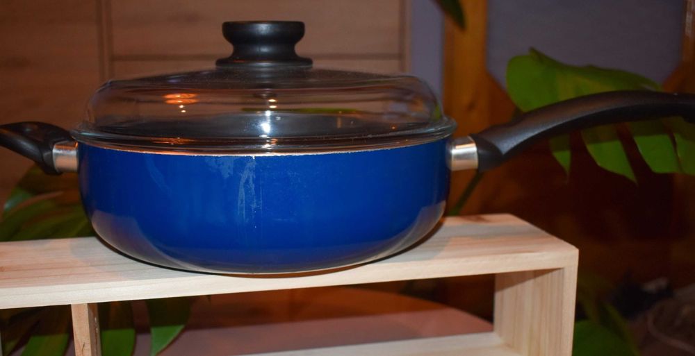 Tigaie anti-aderentă cu capac sticlă