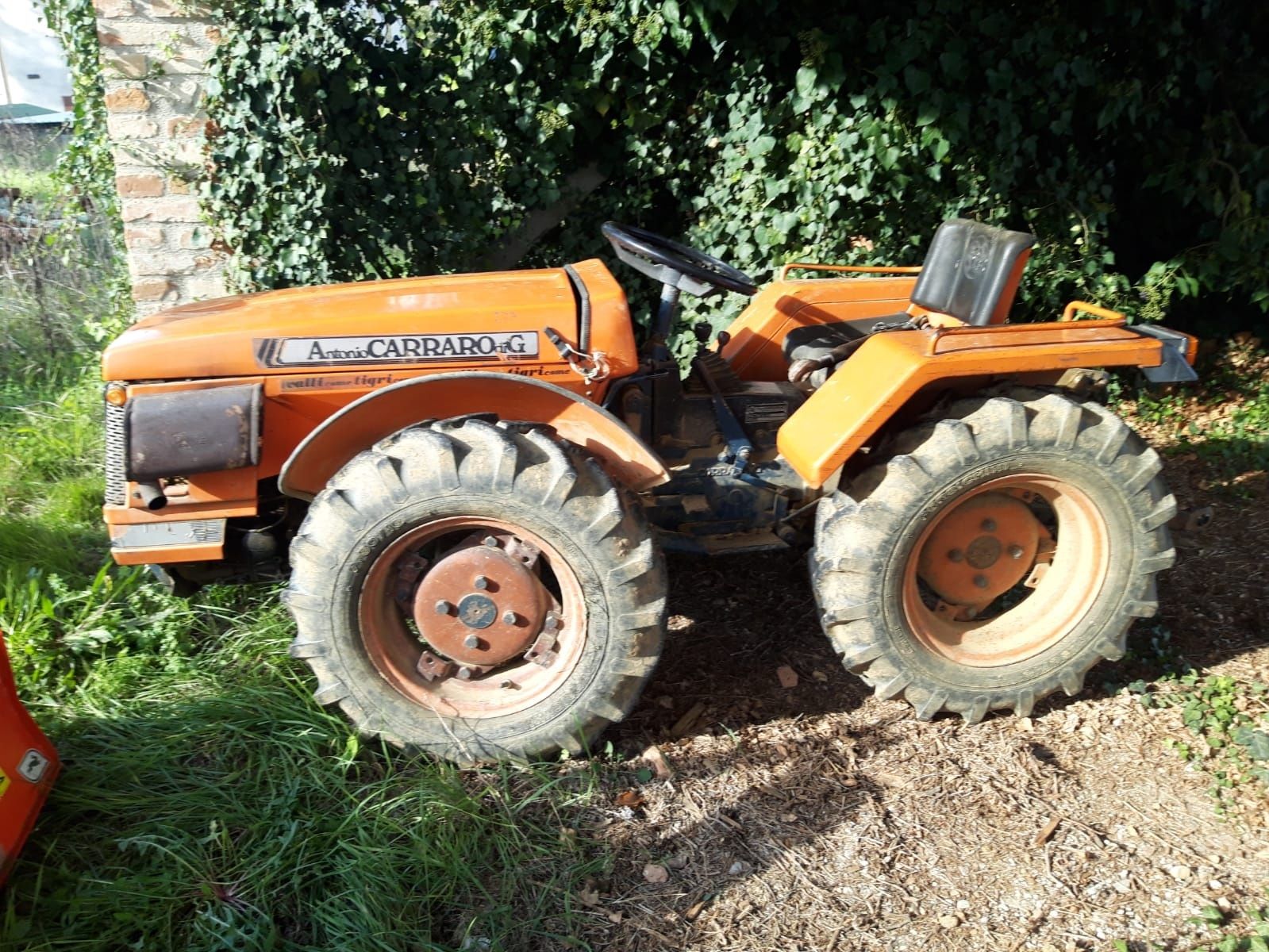 Vând tractor Antonio Carraro