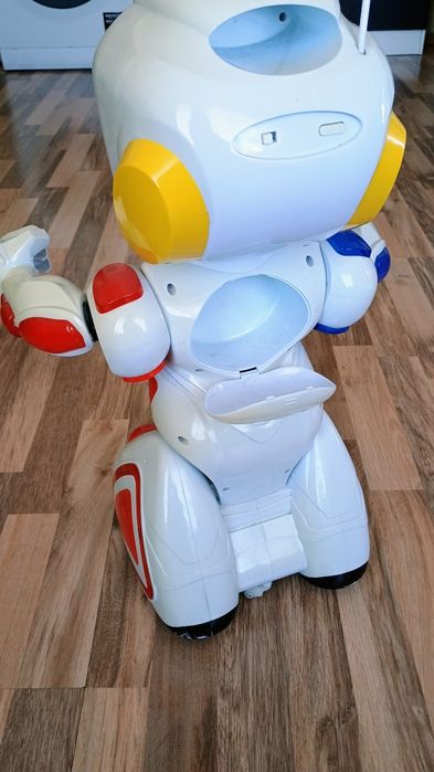 Робот Емилио /Интерактивна играчка/