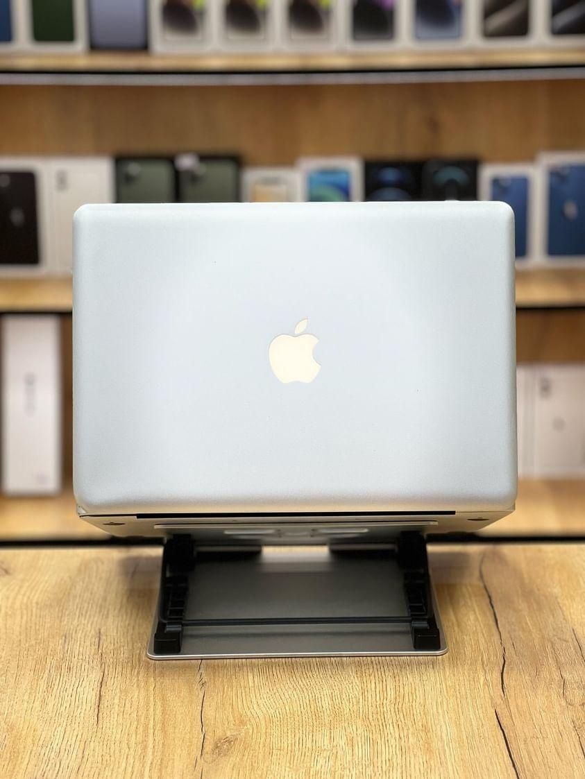 • Apple | MacBook PRO 13