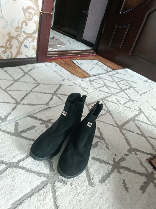 Полсапожка сотилади