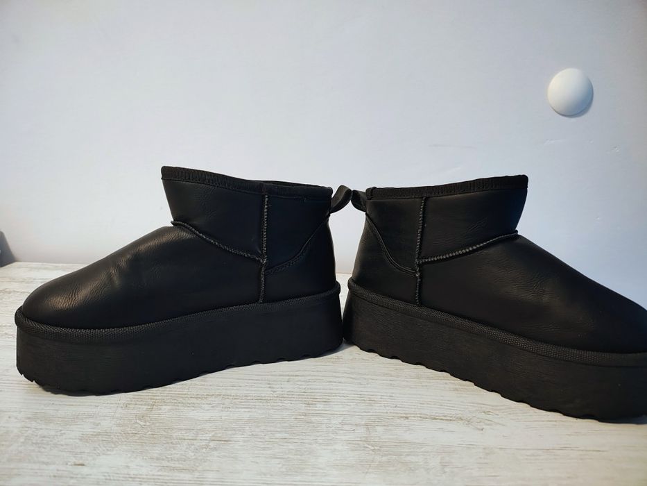 Черни топли боти