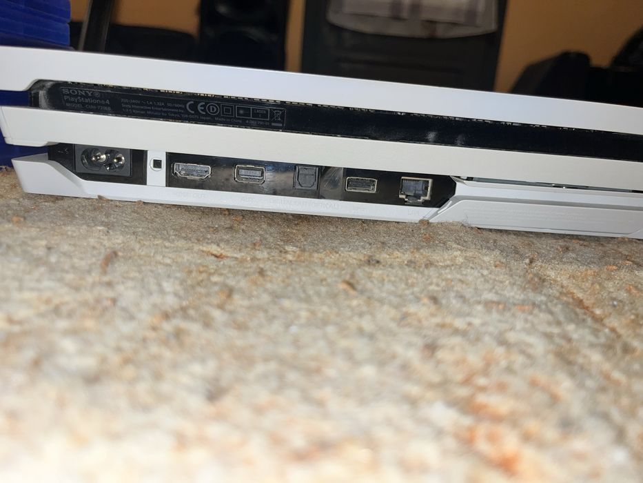 Playstation 4 Pro white