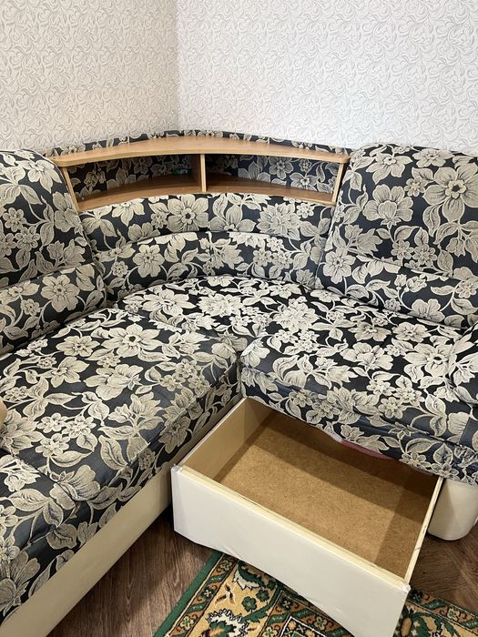 Продам диван с креслом