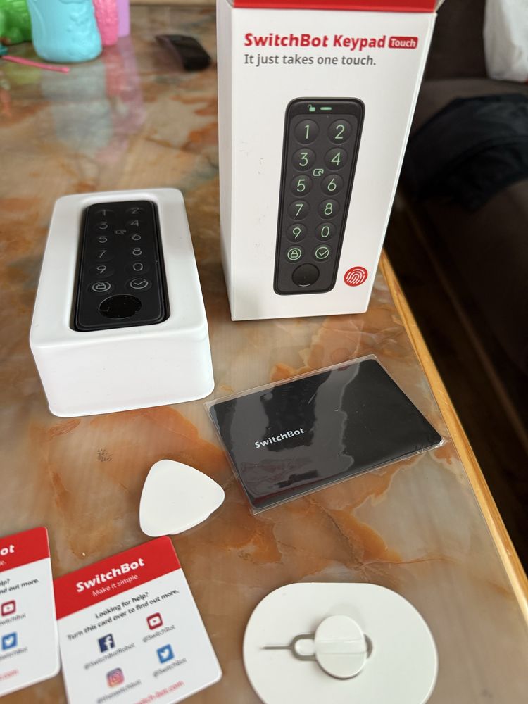 SwitchBot Електронна смарт брава, клавиатура с пъстов отпечатък!
