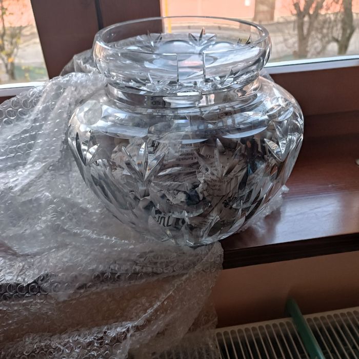 Vas din cristal cu sase cani pentru punch sau vin fiert.