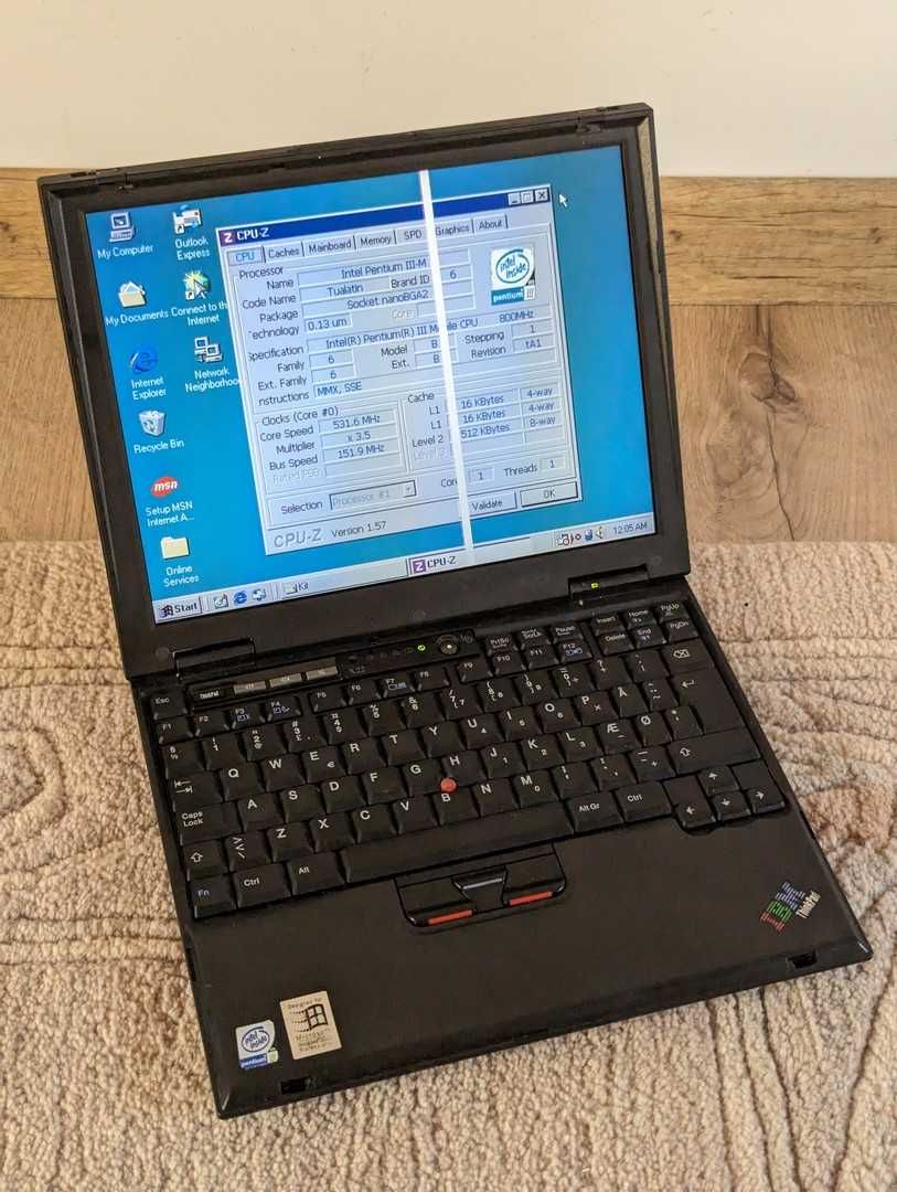 Laptop de colectie IBM Thinkpad X22, intel Pentium 3, Windows 98