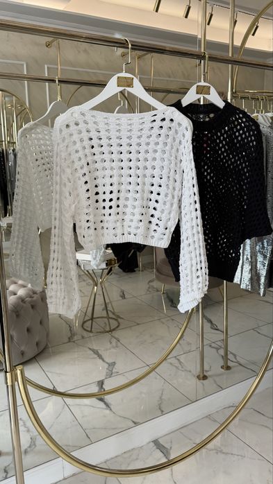 Блузи различни модели