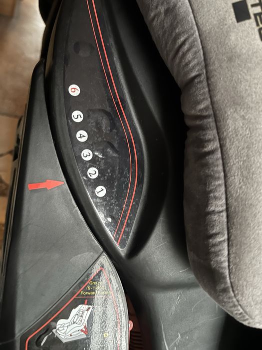 Столче за кола isofix функция сън