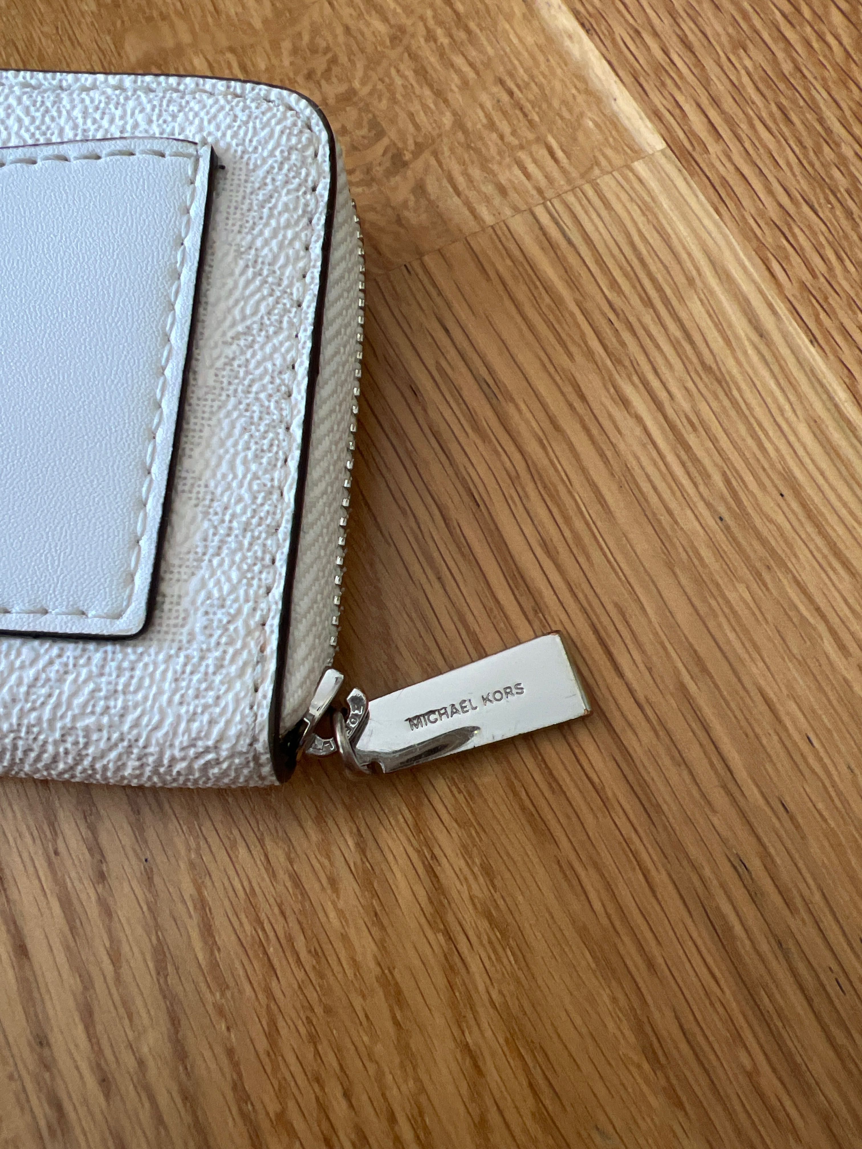 Дамски портфейл Michael Kors