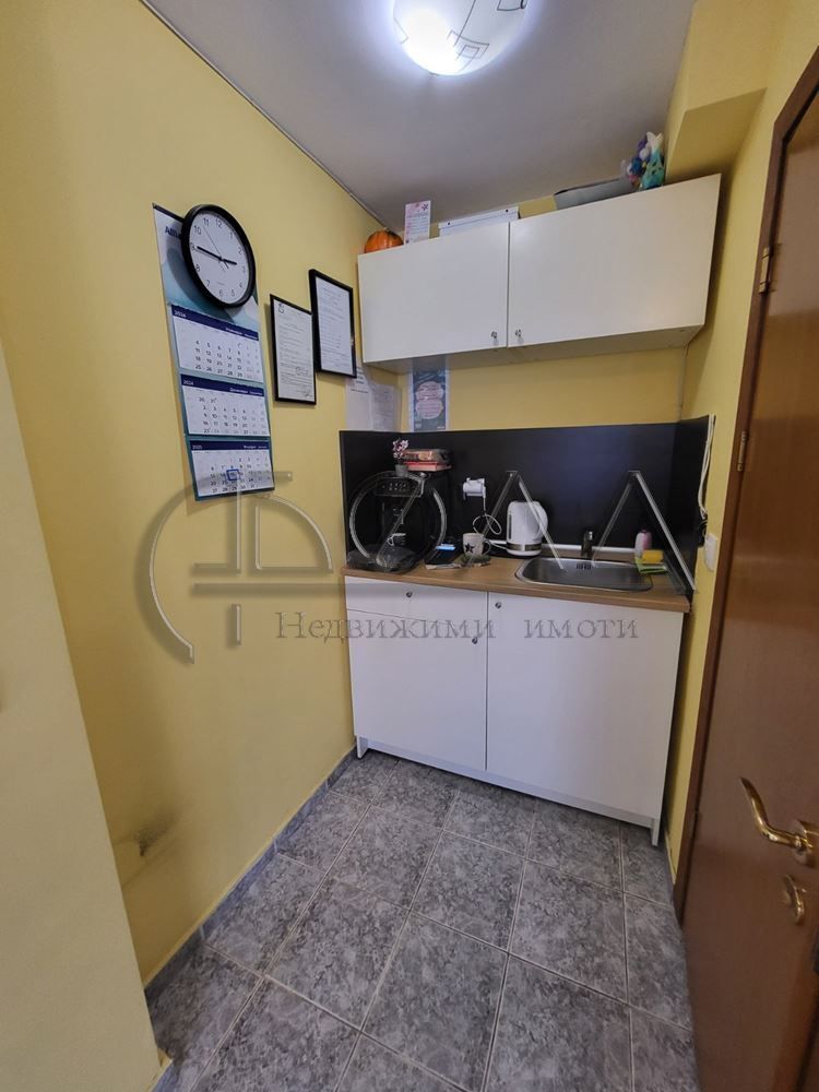 Дава се под наем Офис в София, Гоце Делчев - 42 кв.м за 400 € - Снимка #8