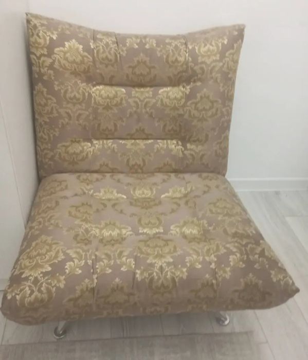 Продам диван и два кресла