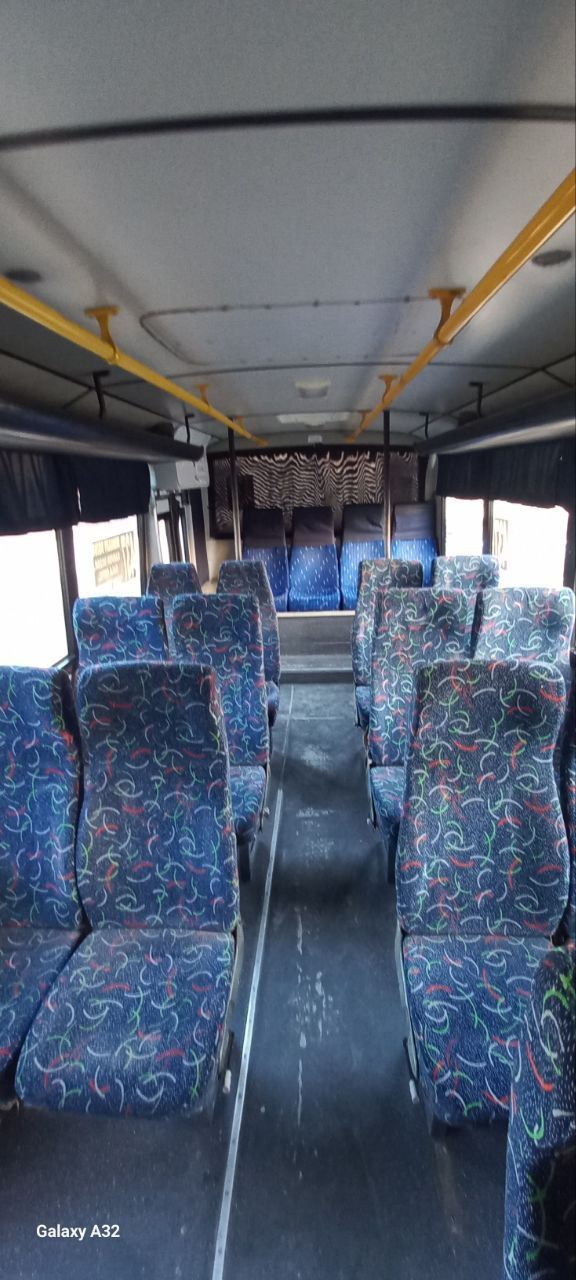 Isuzu avtobus sotiladi 2012 yil