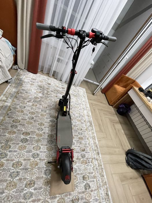 Продам электро самокат kukirin m4 pro