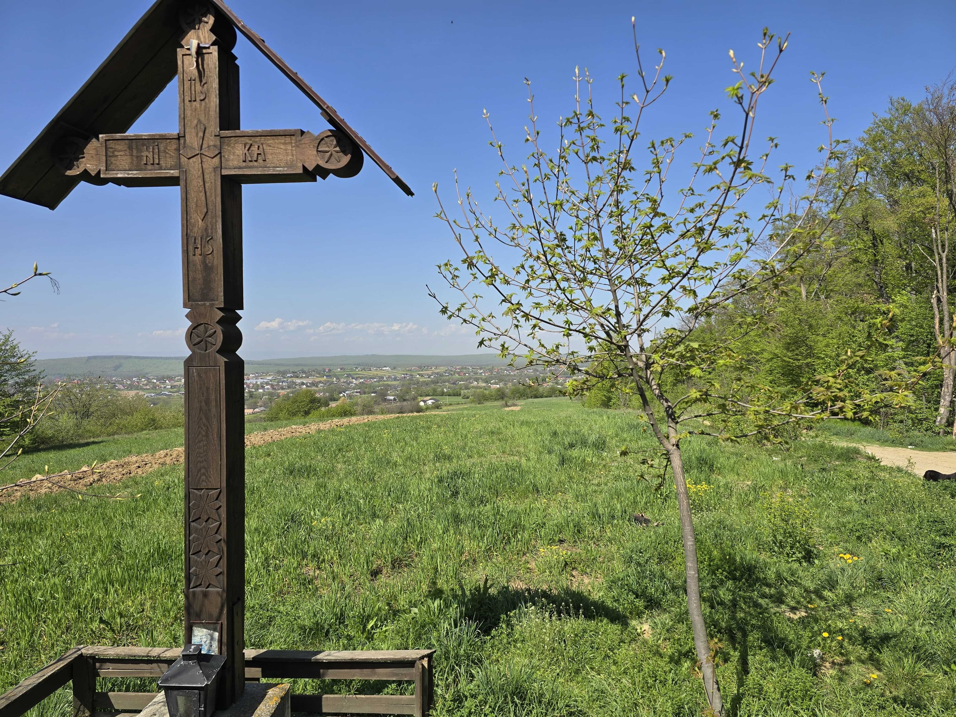 TEREN INTRAVILAN M. Dragomirnei ( priveliste de vis linga padure)