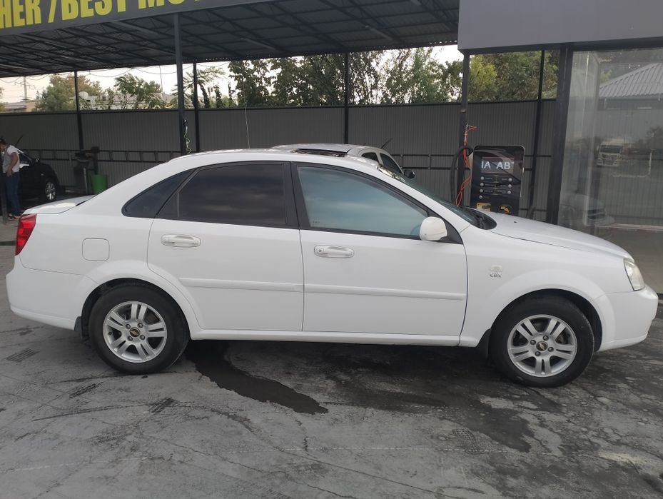 Lasetti 1.8 holati yaxshi