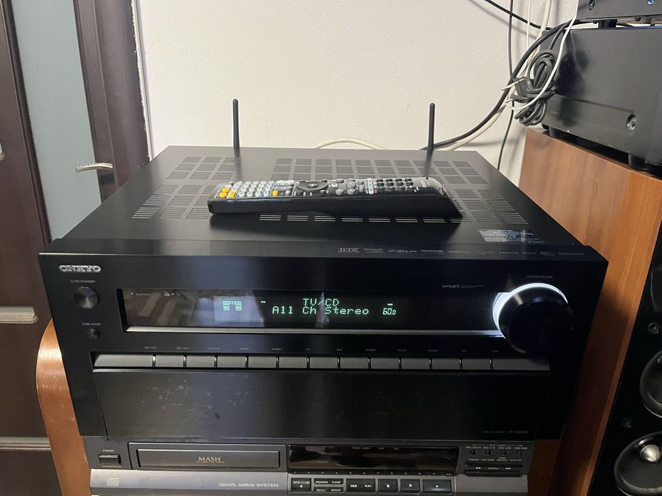 Onkyo TX-NR828 4k/7.2/Bluetooth/wifi/Dporify/Arc/usb/Dolby etc