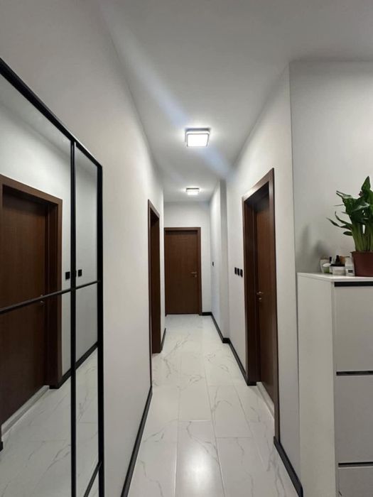 Дава се под наем Четиристаен апартамент в София, Студентски град - 113 кв.м за 280000 € - Снимка #1