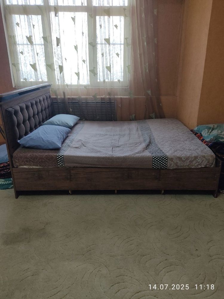 Спальня, стиральная машина и кухонный уголок — всё за 100$
