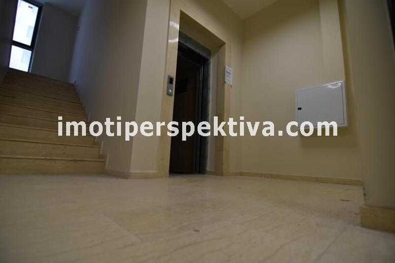 Продава се Тристаен апартамент в Пловдив, Христо Смирненски - 130 кв.м за 1193 €/кв.м - Снимка #17