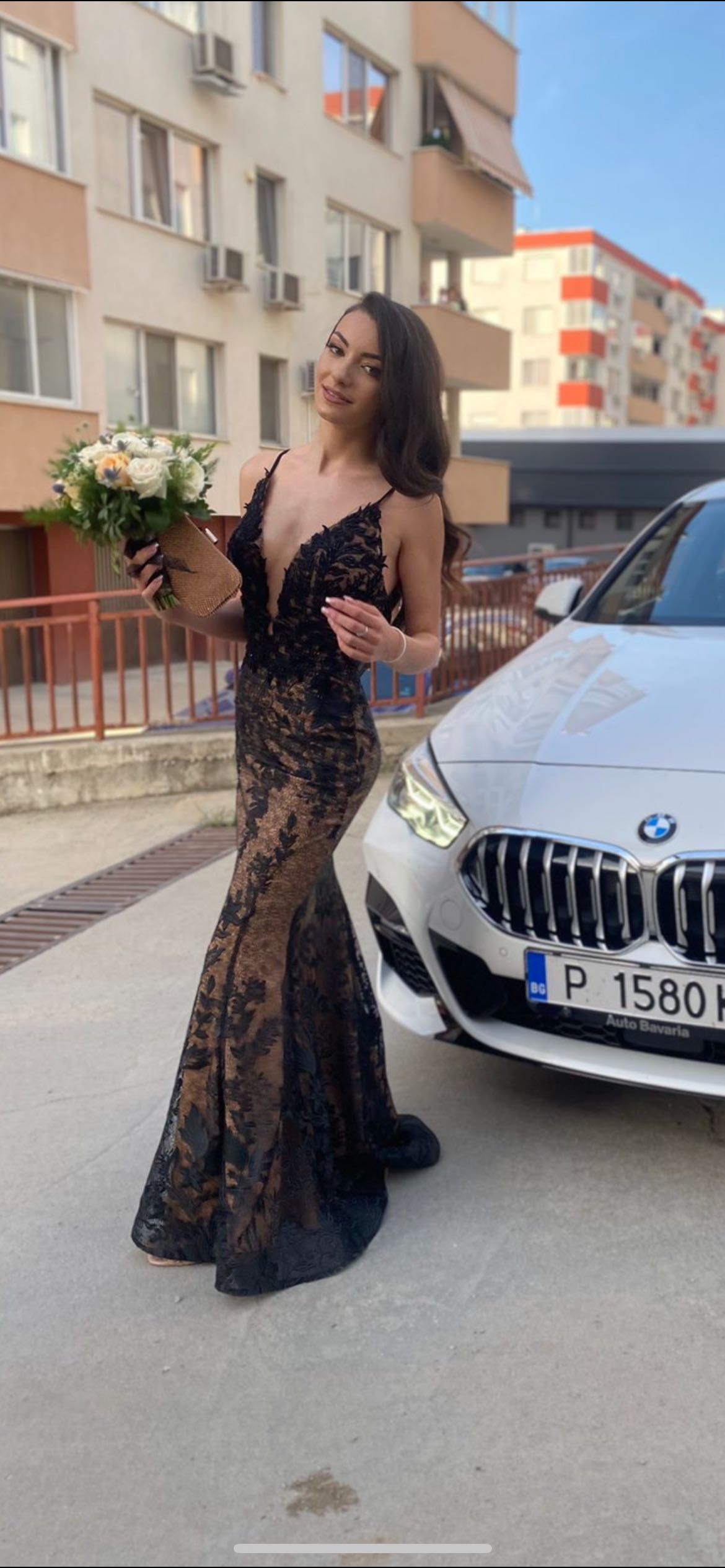 Бална рокля………..