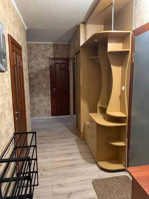 Двустаен имот в кв.Света Троица