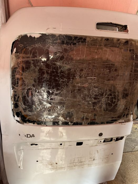 Задние крышка багажника Ларгус