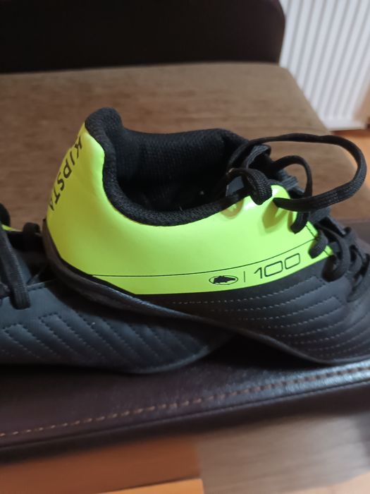 Adidași pentru fotbal