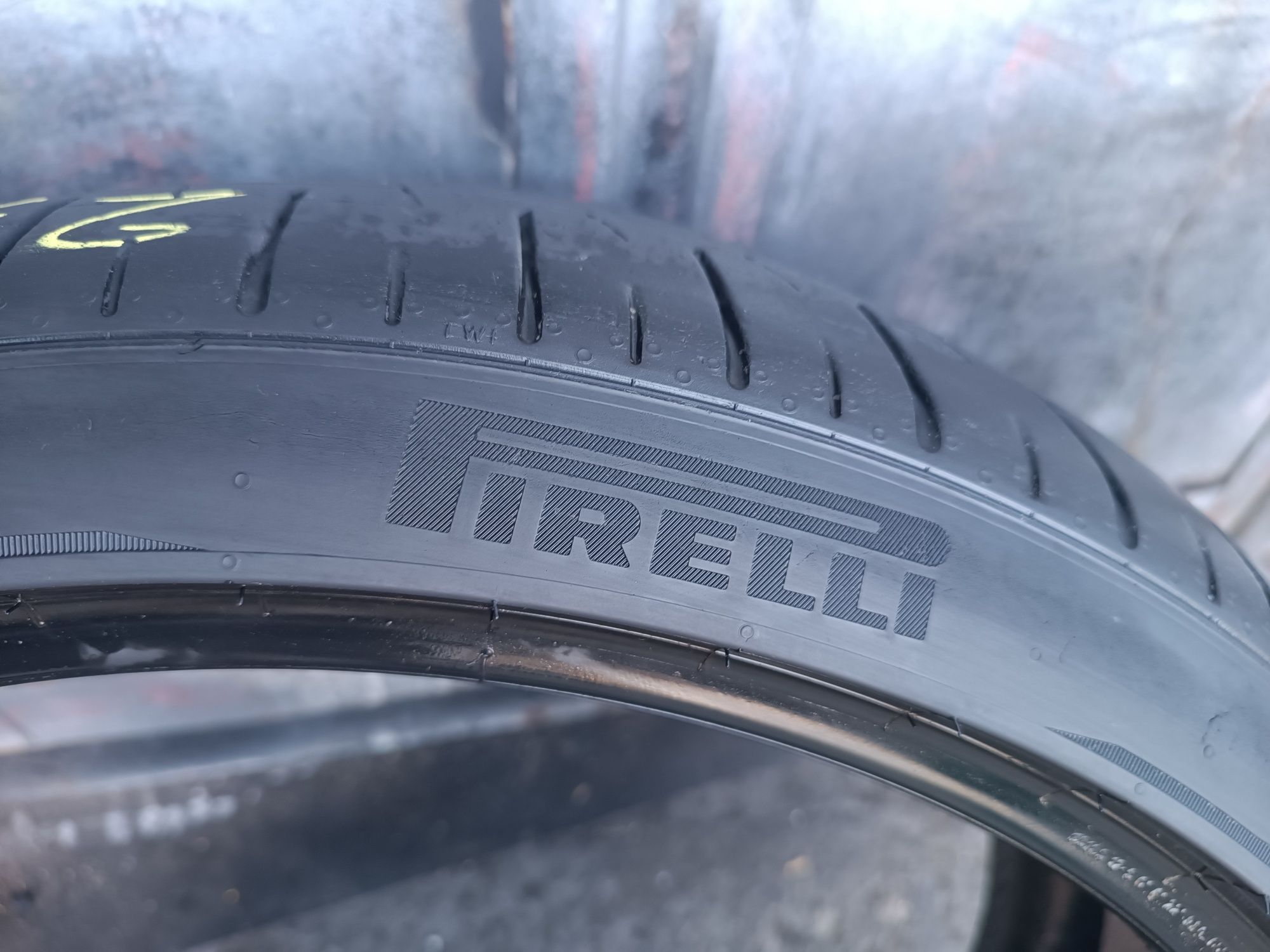 235/35/20 Pirelli Дот 0923