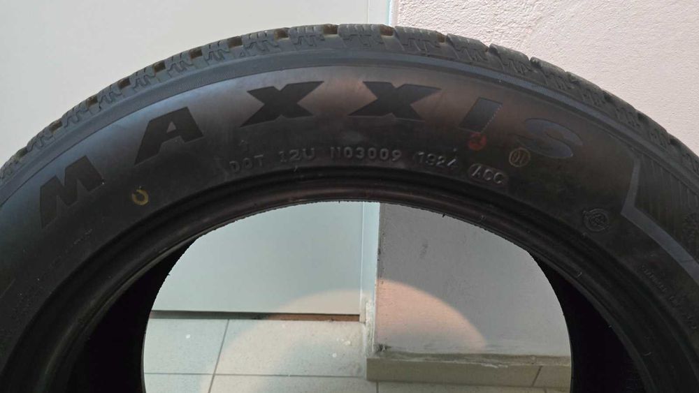 Зимни гуми Maxxis 235 55 19 - 4 броя