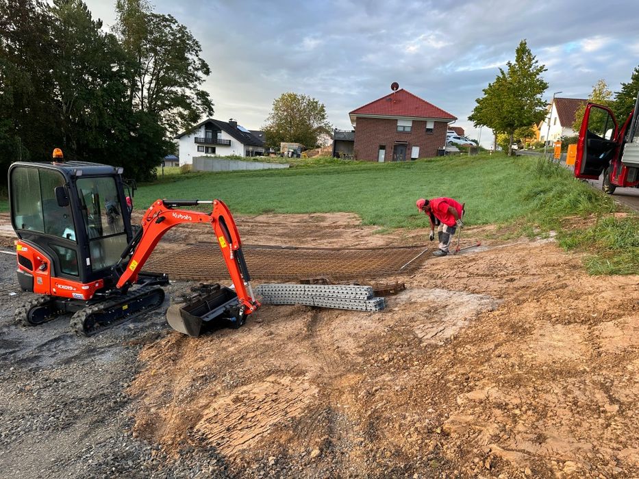 Excavatii fundamente ,și săpături canalizare , betonări , zidării oric