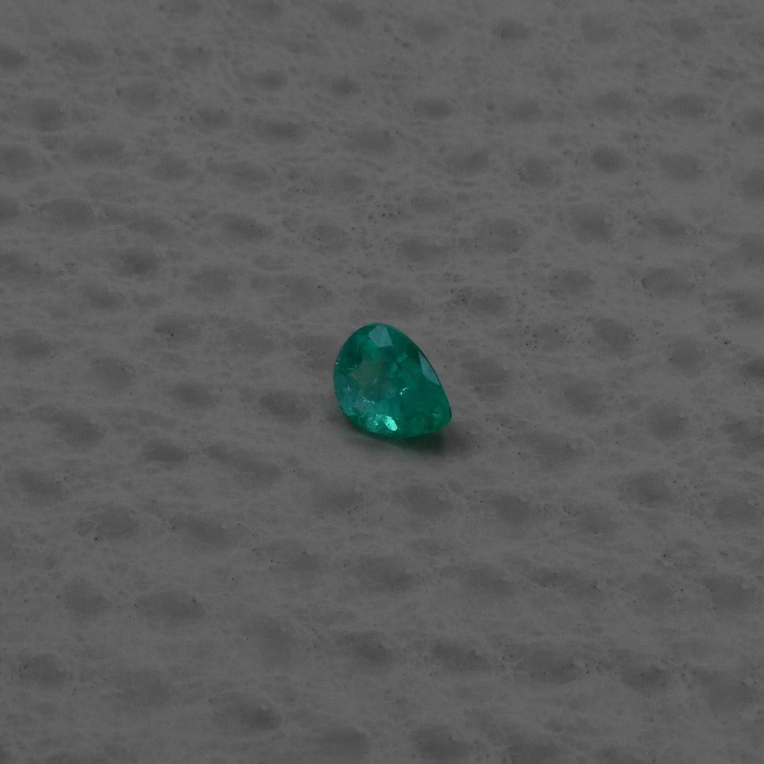 Smaralde pear 0,41-0,68 ct., ALGT (cod 9054,9066,9061,9069,9070,9071)