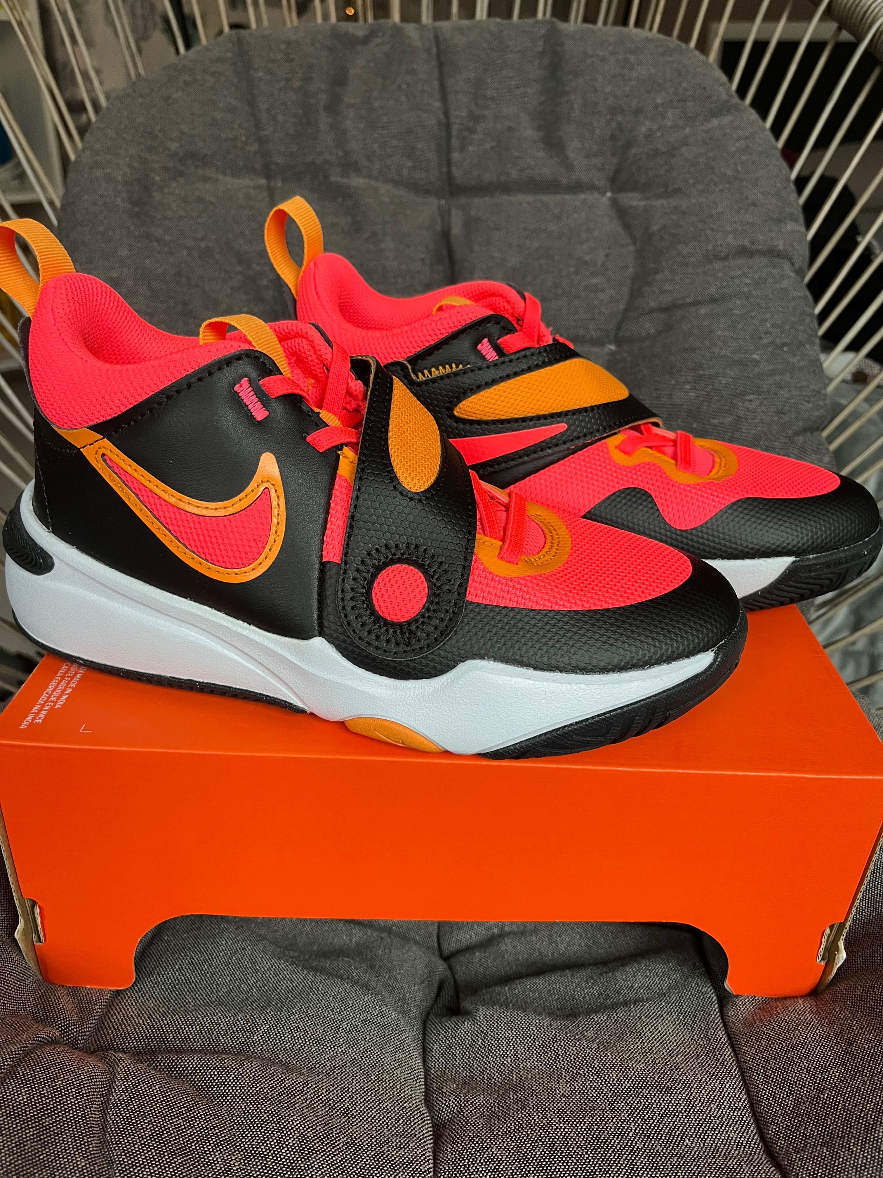 Нови Nike team hustle