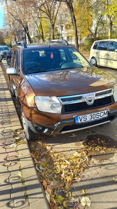 Vând Dacia Duster an 2011