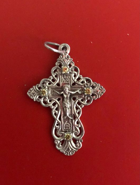 Крестик из серебра 925 пробы с камнями