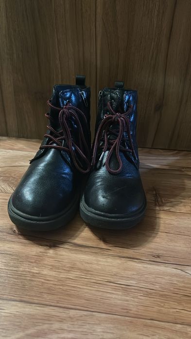 Продам осенние сапоги для девочки