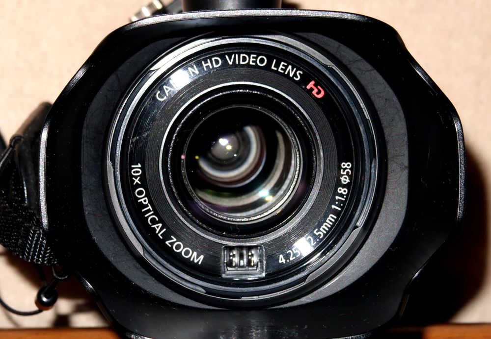 Camera video Canon XA 10 HD Memori64GB obiectiv 42,25-42,5 mm f/1-1,8