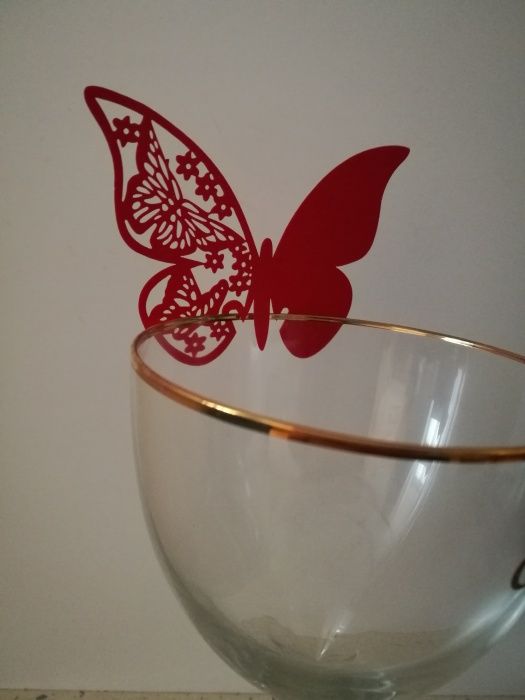 Декорация - червени пеперуди 120 бр