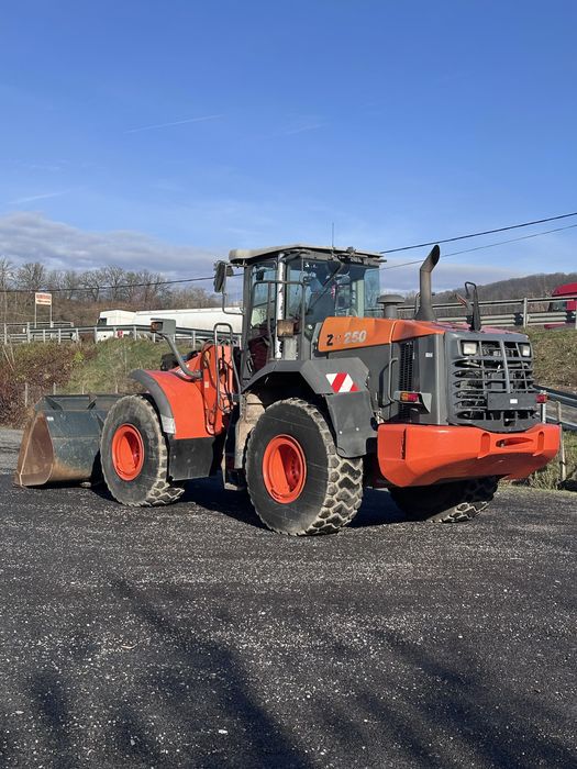 Incarcator frontal/Vola Hitachi ZW250 2010/9900h/4mc/21.500kg