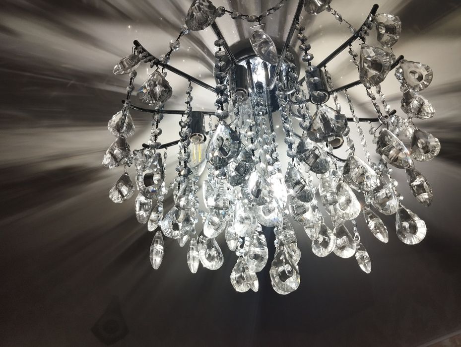 Люстра с подвесками