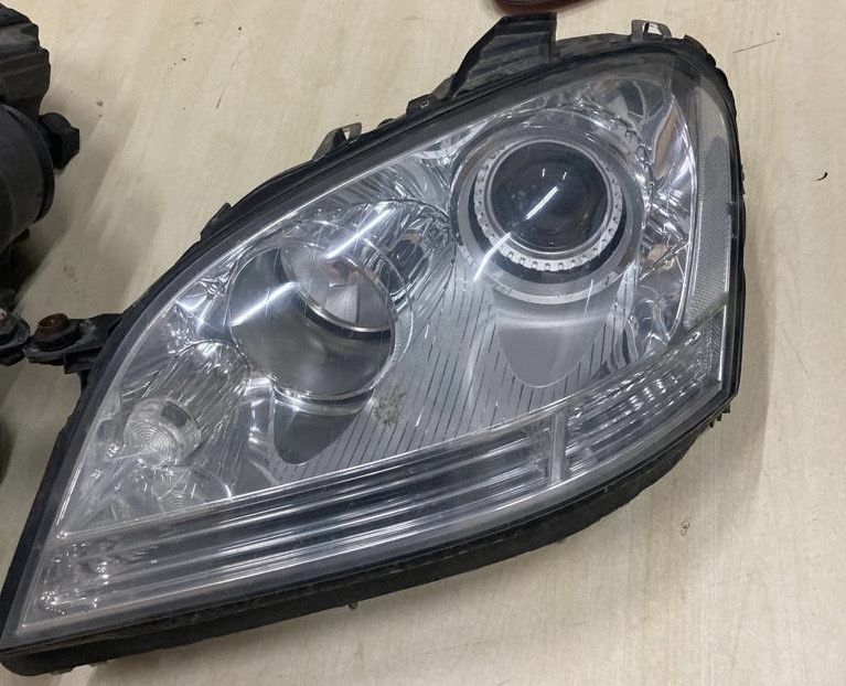 Far bi-xenon Mercedes ML w164