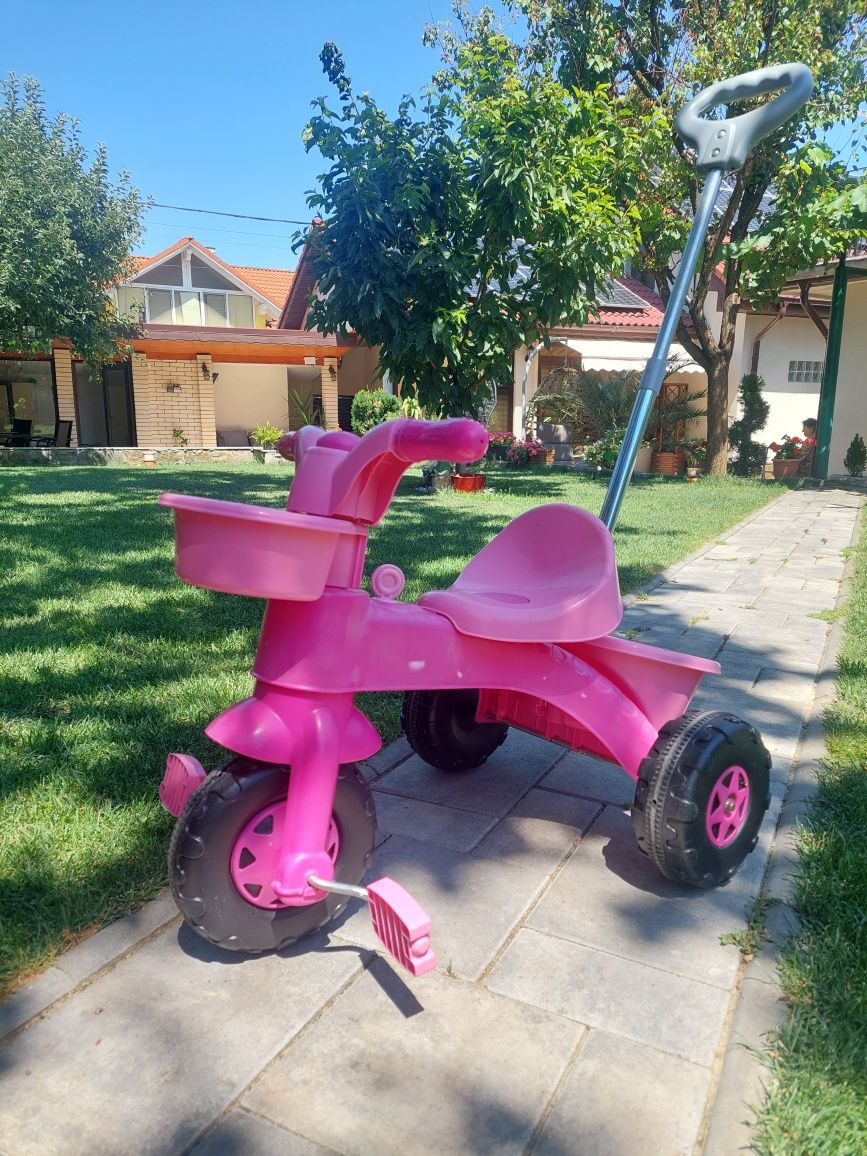 Tricicleta pentru fetițe