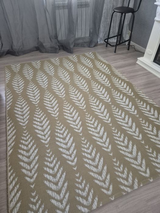 Циновка 160х230 см в отличном состоянии.  Производство Турция