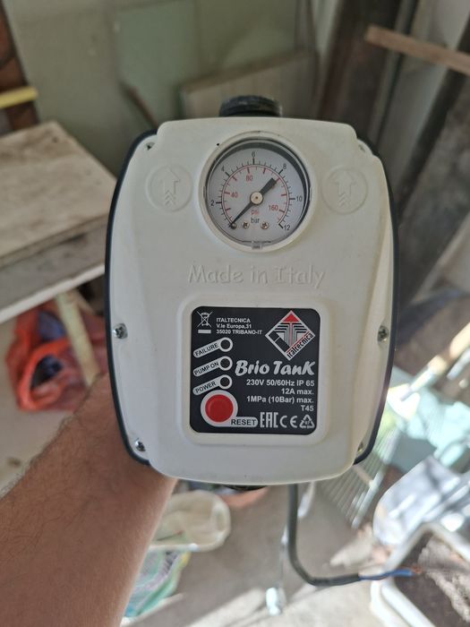 Продаётся автоматика на водяной насос.