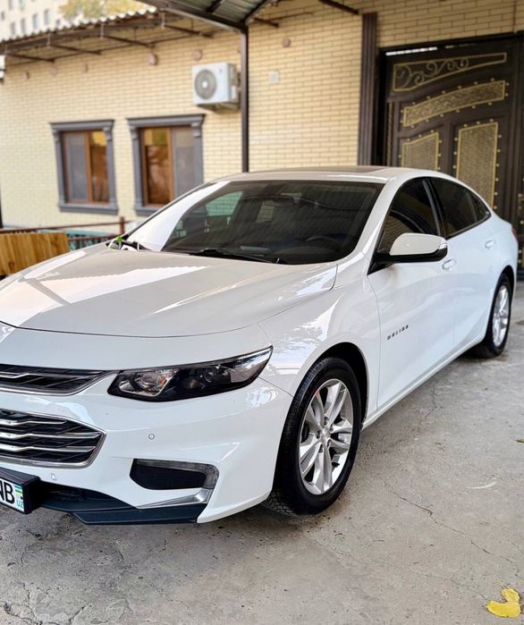 Малибу 2.4 сотилади