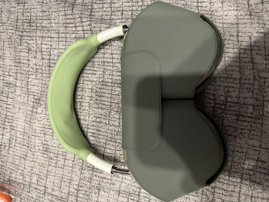 Airpods max green first gen (lightning)