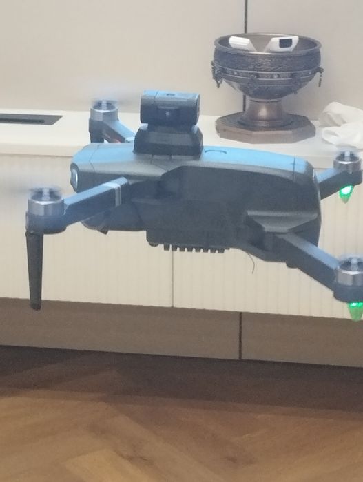 Дрон квадрокоптер