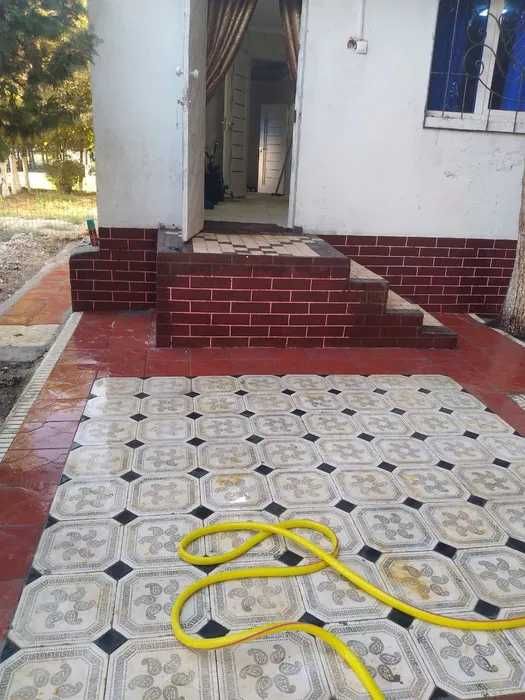 КАРШИ _ ЦЕНТР.Ор:АРОМА кафе, 2/1/5 с огородом,отдельный вход,2хона60м2