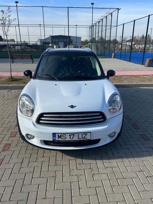 Mini Cooper Countriman benzină, automat.