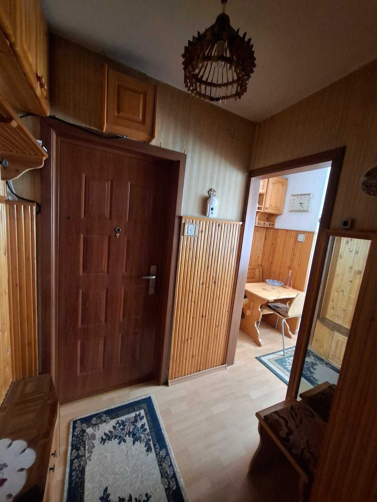 Dau in chirie apartament 2 camere cartier Gheorgheni